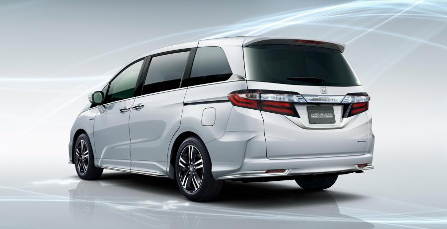  Honda Odyssey Absolute Hybrid 2016 года  (фото 3 из 6)